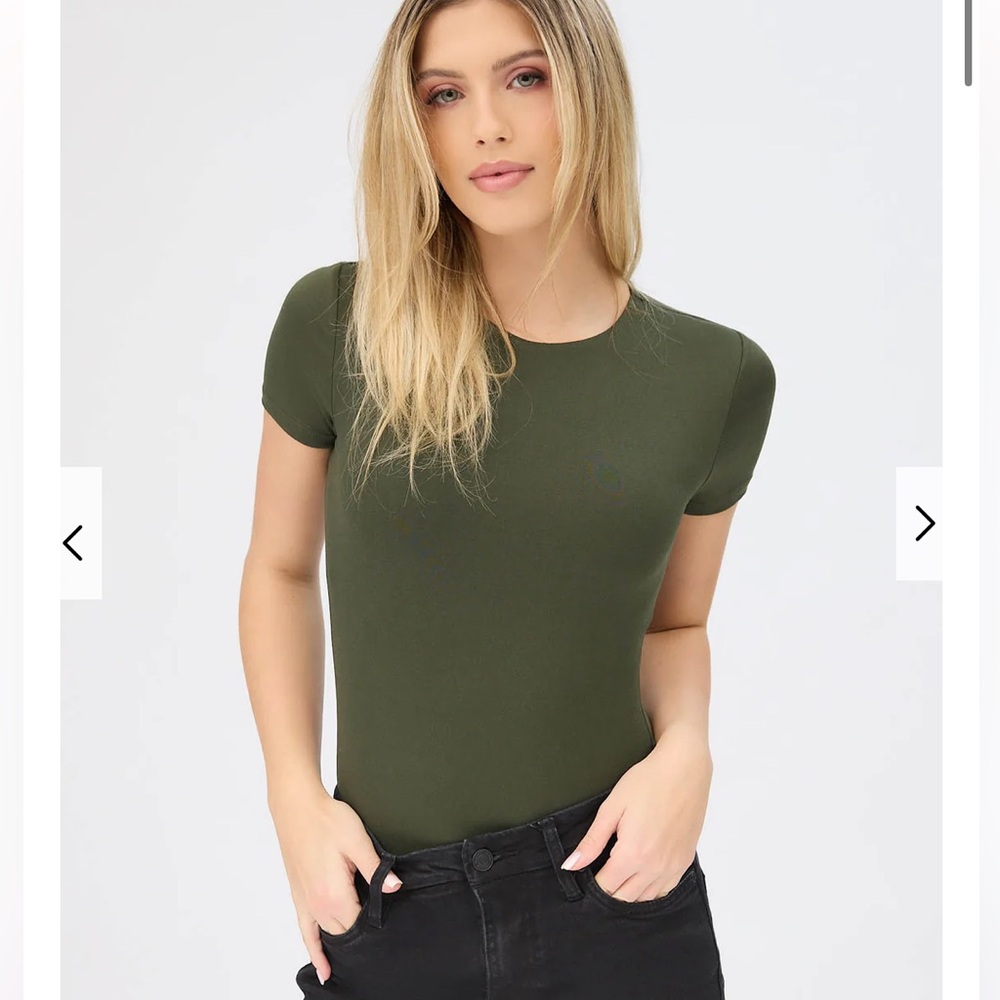 ☀️ 3/$15 Bluenotes Short Sleeve Crew Neck Bodysuit Dark Green